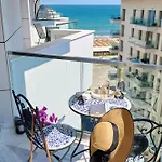 Good Vibes In Inifinity Pool&spa- Parking Apartament