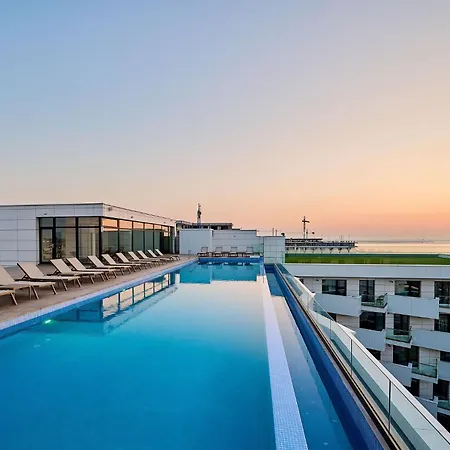 Good Vibes In Inifinity Pool&spa- Parking Apartment *