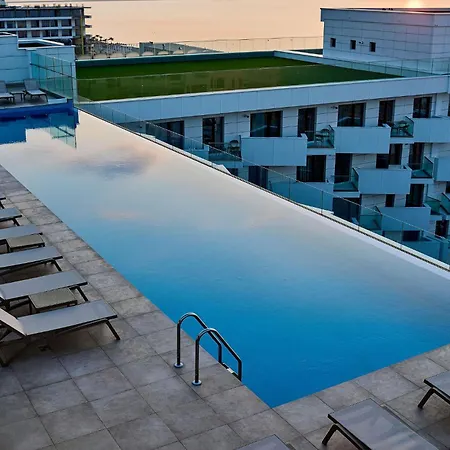 Good Vibes In Inifinity Pool&spa- Parking Apartman